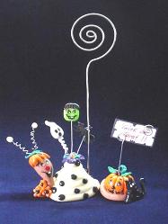 Handmade with glazed Fimo. Nickel and silver wire are used for final details. Each Item can be personalized or the note can bring a special message. (Please, specify it with your order)